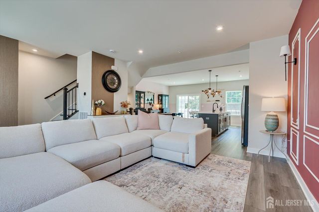 220 Anchor Way, Aberdeen, NJ 07721