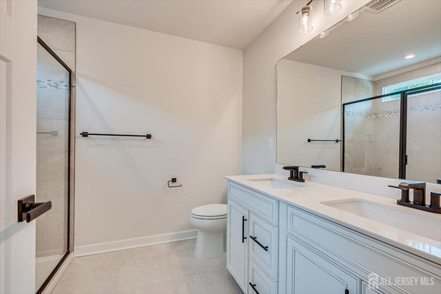 220 Anchor Way, Aberdeen, NJ 07721
