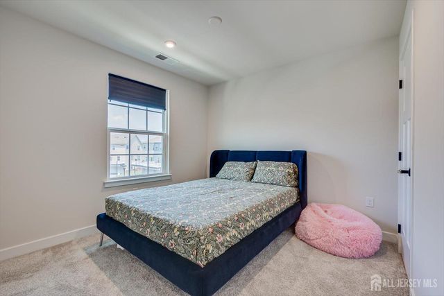 220 Anchor Way, Aberdeen, NJ 07721