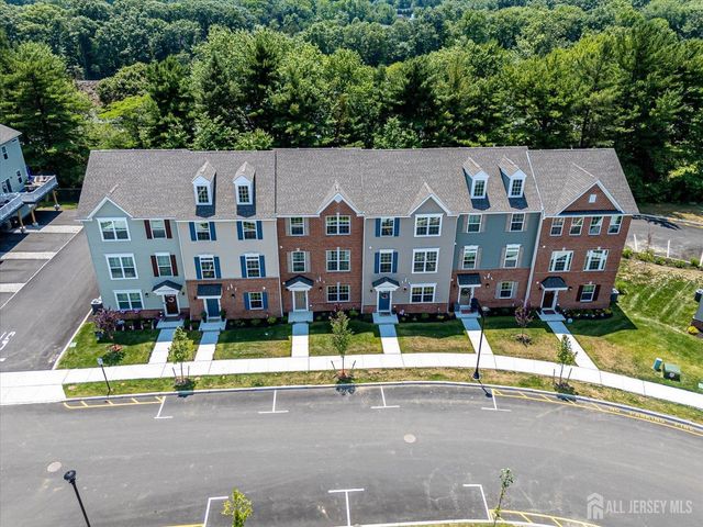 220 Anchor Way, Aberdeen, NJ 07721