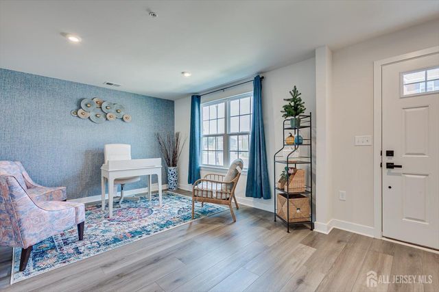 220 Anchor Way, Aberdeen, NJ 07721