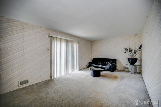 21 Warren Drive, Old Bridge, NJ 08857