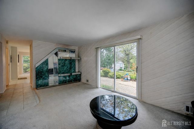 21 Warren Drive, Old Bridge, NJ 08857