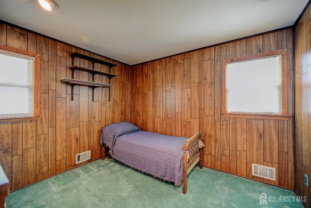 21 Warren Drive, Old Bridge, NJ 08857