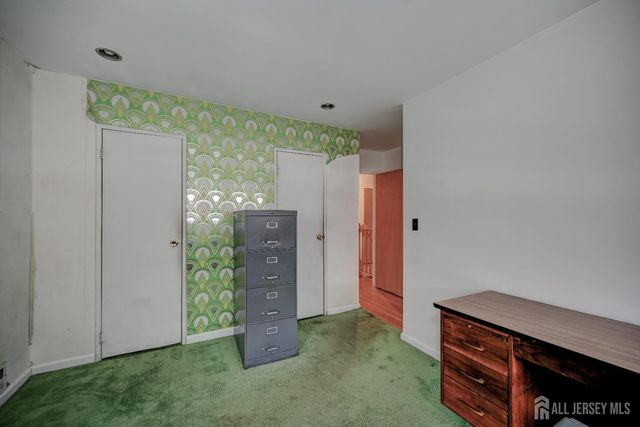 21 Warren Drive, Old Bridge, NJ 08857