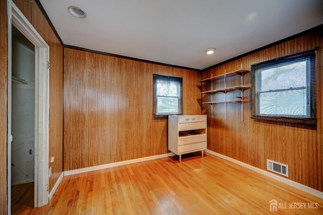 21 Warren Drive, Old Bridge, NJ 08857