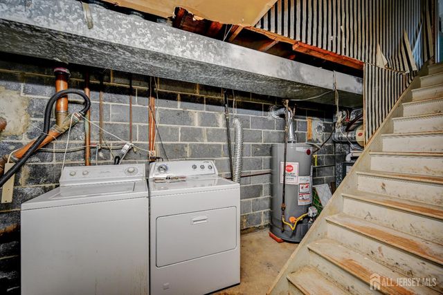 21 Warren Drive, Old Bridge, NJ 08857