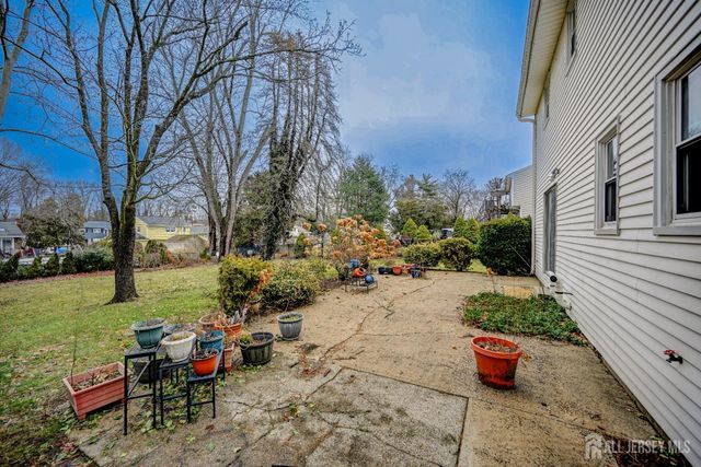 21 Warren Drive, Old Bridge, NJ 08857