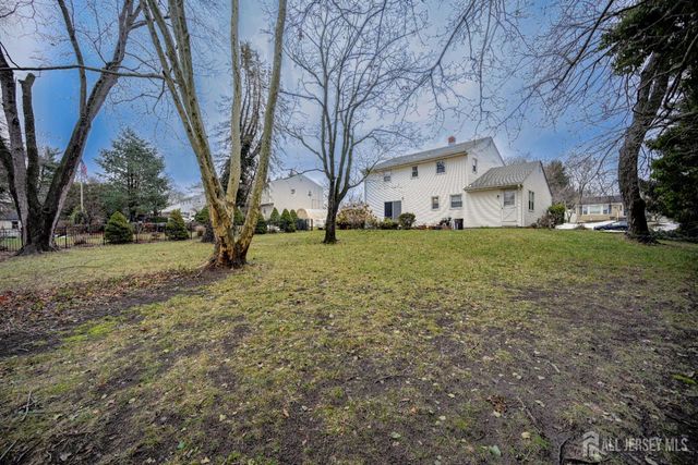 21 Warren Drive, Old Bridge, NJ 08857