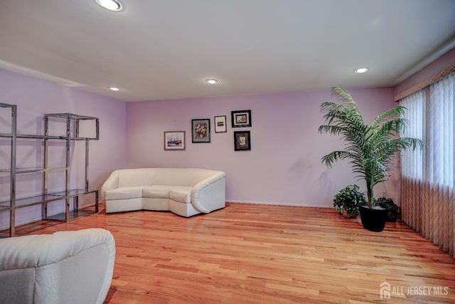 21 Warren Drive, Old Bridge, NJ 08857