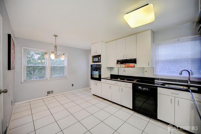 21 Warren Drive, Old Bridge, NJ 08857