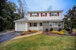 21 Warren Drive, Old Bridge, NJ 08857