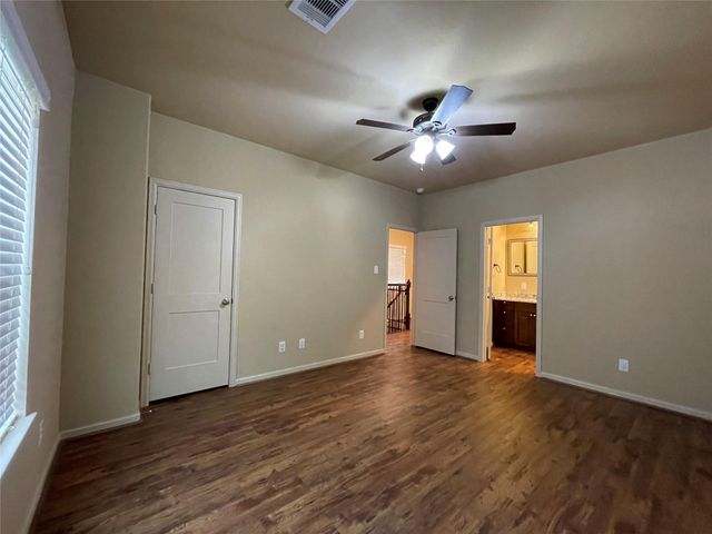 26148 Avenue E B, Montgomery, TX 77356