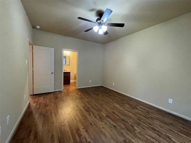 26148 Avenue E B, Montgomery, TX 77356