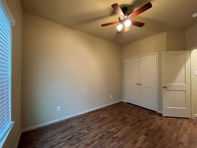 26148 Avenue E B, Montgomery, TX 77356