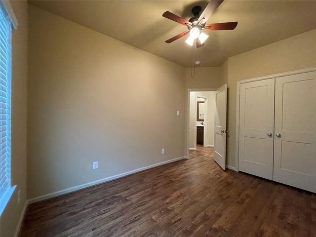 26148 Avenue E B, Montgomery, TX 77356