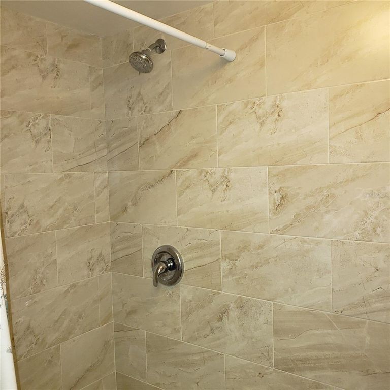 Image 12 of property listing at 113 NINA WAY 113, Oldsmar, FL 34677