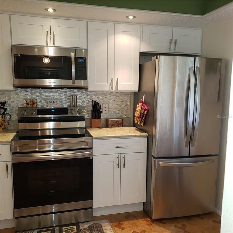 Image 18 of property listing at 113 NINA WAY 113, Oldsmar, FL 34677