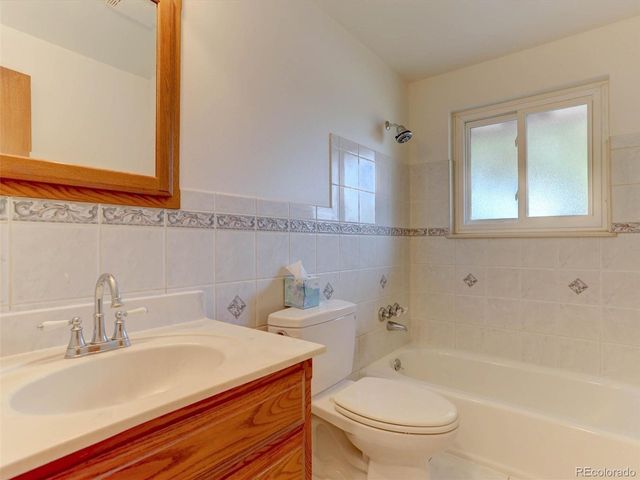 5677 S King St, Littleton, CO 80123