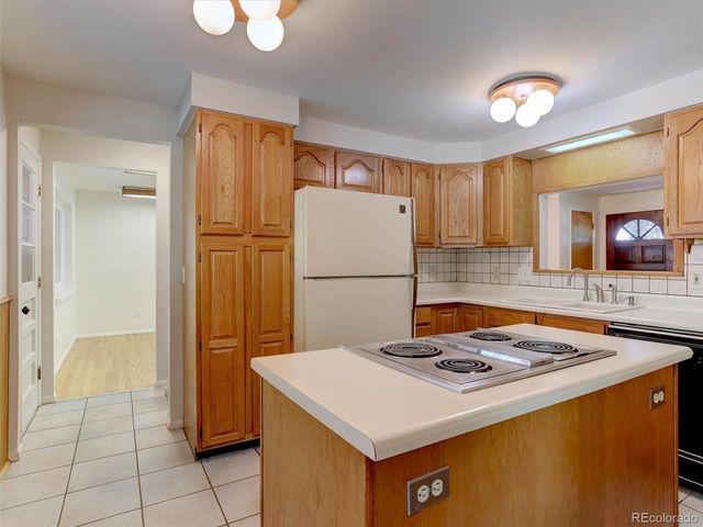 5677 S King St, Littleton, CO 80123