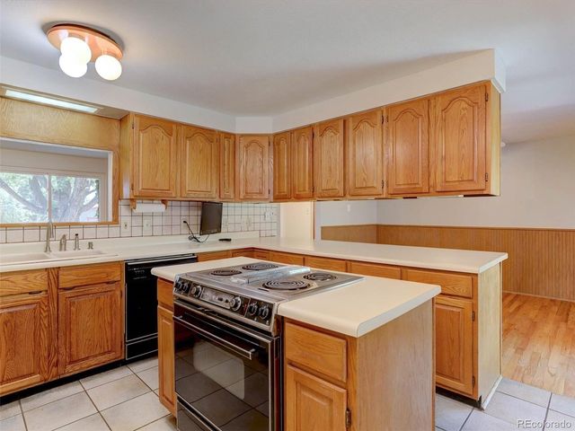 5677 S King St, Littleton, CO 80123