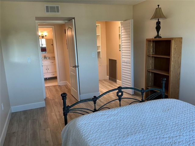 1860 MASSACHUSETTS AVENUE NE 311, St Petersburg, FL 33703