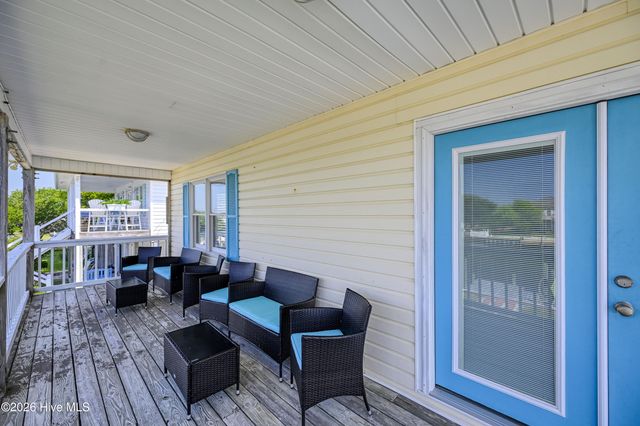 1041 1st Street, Surf City, NC 28445