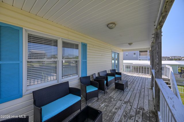 1041 1st Street, Surf City, NC 28445