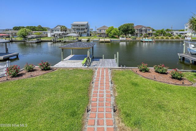 1041 1st Street, Surf City, NC 28445