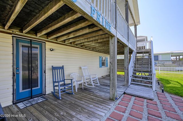 1041 1st Street, Surf City, NC 28445