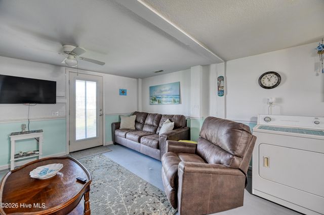 1041 1st Street, Surf City, NC 28445
