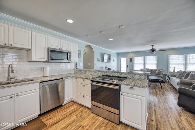 1041 1st Street, Surf City, NC 28445