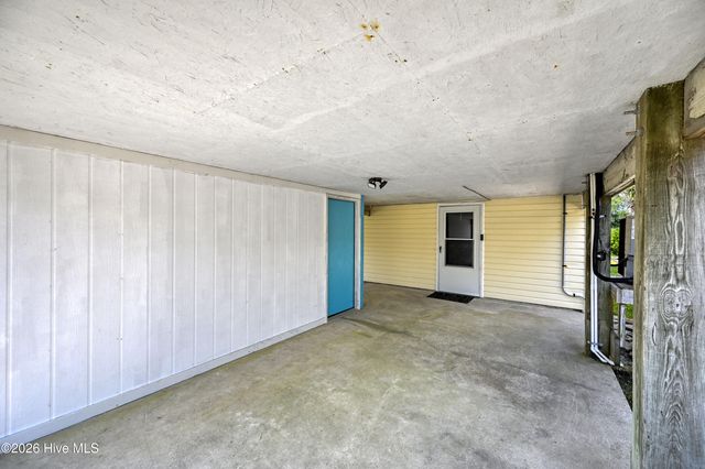 1041 1st Street, Surf City, NC 28445