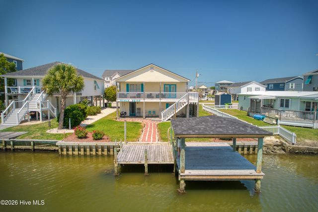 1041 1st Street, Surf City, NC 28445