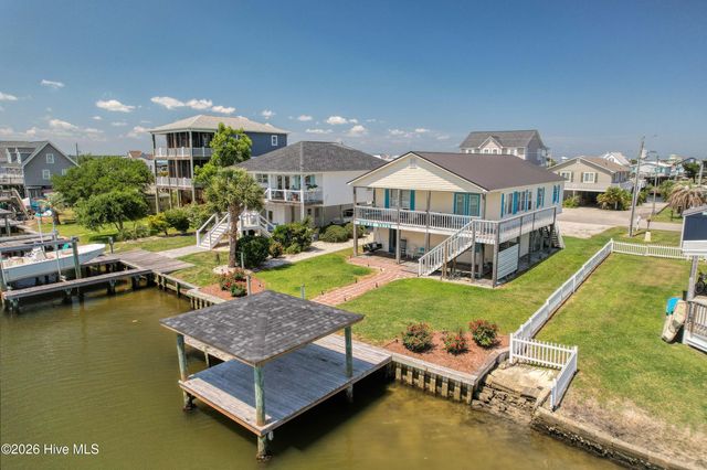 1041 1st Street, Surf City, NC 28445
