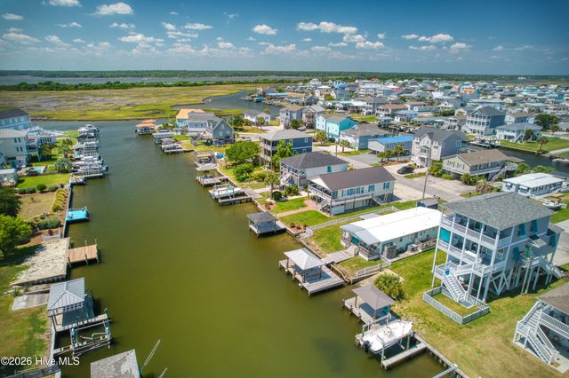 1041 1st Street, Surf City, NC 28445