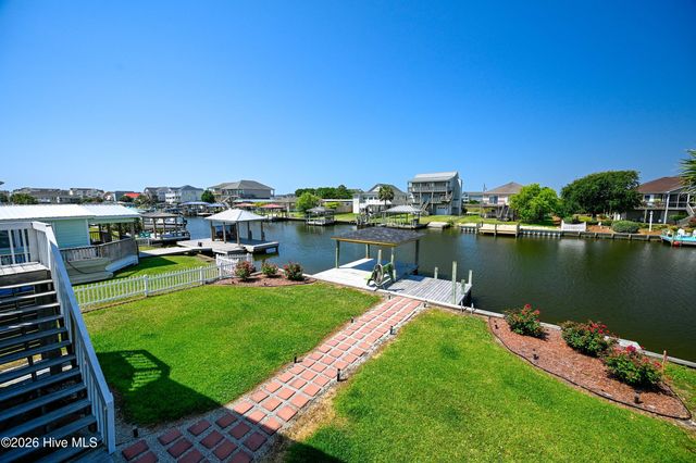 1041 1st Street, Surf City, NC 28445