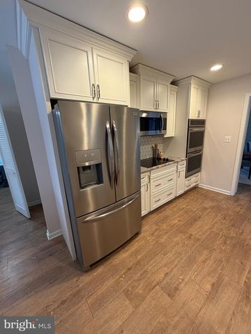 11 BROMLEY CT, Lutherville Timonium, MD 21093