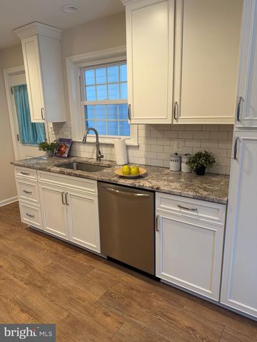 11 BROMLEY CT, Lutherville Timonium, MD 21093