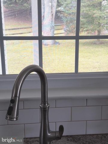 11 BROMLEY CT, Lutherville Timonium, MD 21093