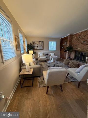 11 BROMLEY CT, Lutherville Timonium, MD 21093