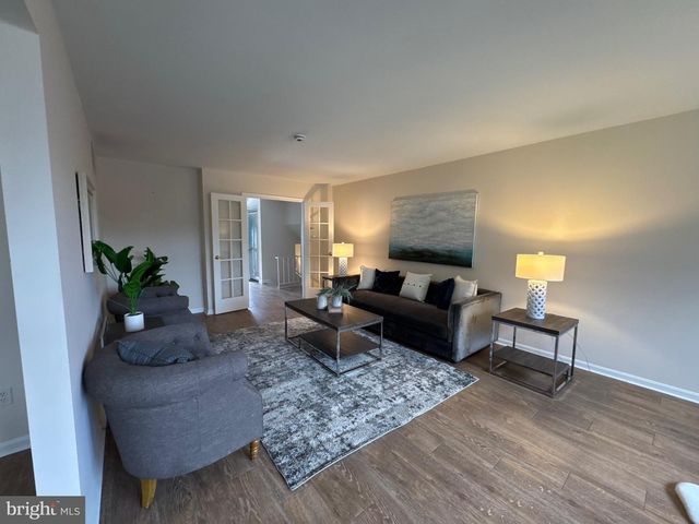 11 BROMLEY CT, Lutherville Timonium, MD 21093