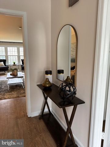 11 BROMLEY CT, Lutherville Timonium, MD 21093