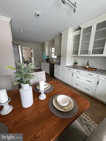 11 BROMLEY CT, Lutherville Timonium, MD 21093