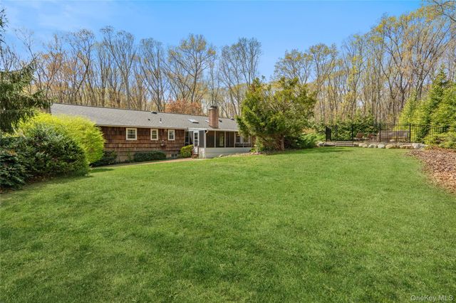 5 Mountain View Drive, Northport, NY 11768