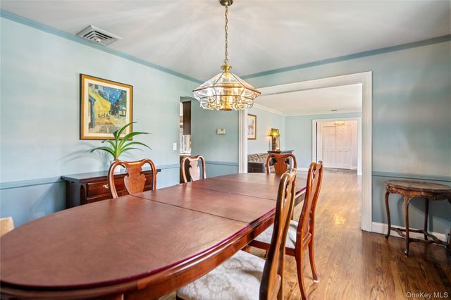 5 Mountain View Drive, Northport, NY 11768