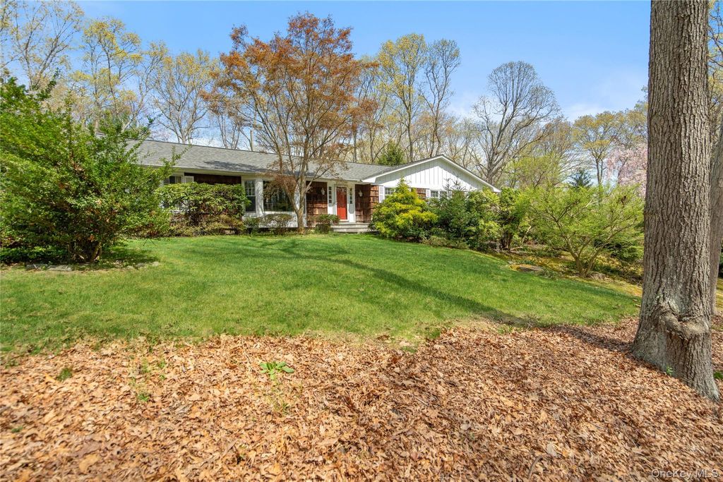 5 Mountain View Drive, Northport, NY 11768