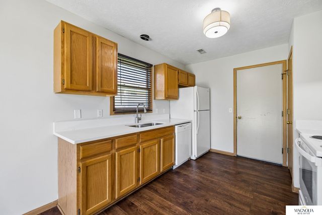 706 Lamont Drive, Lincoln, NE 68528