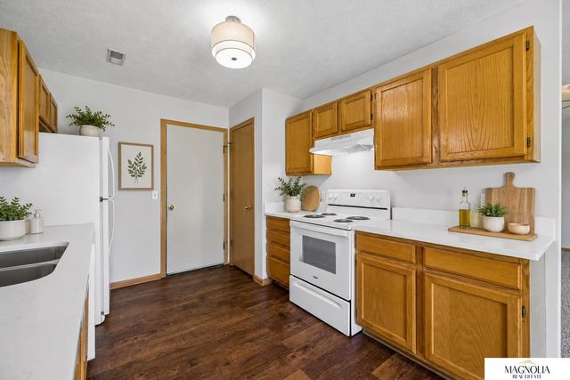 706 Lamont Drive, Lincoln, NE 68528