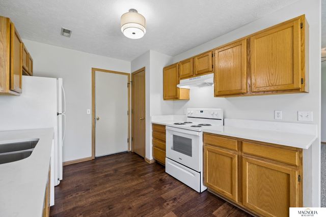 706 Lamont Drive, Lincoln, NE 68528